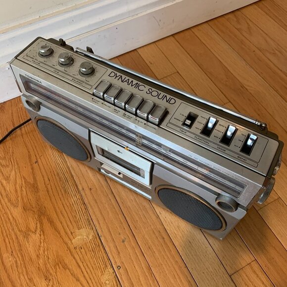 Vintage 1980's Toshiba AM/FM Portable Cassette Radio Recorder Boombox - Picture 8 of 16